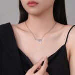 European And American Badminton Racket Necklace Women's Advanced Simple Jewelry - Image 2