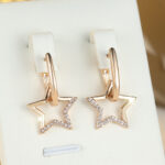 Five-pointed Star Hollow Micro-inlaid White Diamond Ear Clip - Image 3