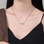 European And American Badminton Racket Necklace Women's Advanced Simple Jewelry - Image 3