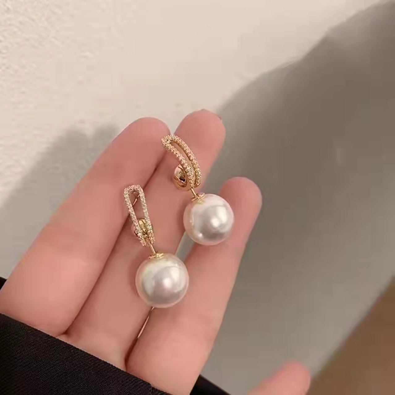 O1CN01C4P4S51jaMQgQOScS_2214241324564-0-cib.jpg Multiple Ways To Wear Pearl Earrings Eardrops Women's Exquisite - Image 1