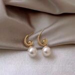 Multiple Ways To Wear Pearl Earrings Eardrops Women's Exquisite - Image 3