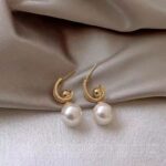 Multiple Ways To Wear Pearl Earrings Eardrops Women's Exquisite - Image 4
