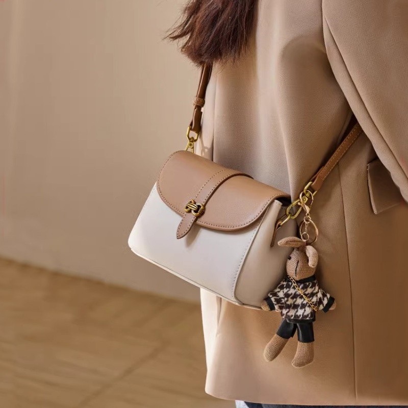 O1CN01zZvPrQ1Ea8JVkxfty_2216327460367-0-cib.jpg Women's High-grade Western Style Summer Crossbody Bag - Image 1